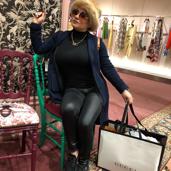 And soo happy with my authentic Gucci Perl belt 😍 - Picture 5 of 6